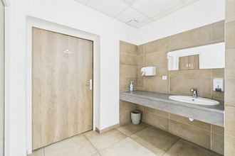 Ma-Cabane - Vente Local commercial PRUNELLI-DI-FIUMORBO, 269 m²