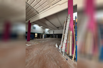 Ma-Cabane - Vente Local commercial Saint-Étienne, 2560 m²
