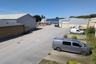 Ma-Cabane - Vente Local commercial SAINT-BRICE-COURCELLES, 1170 m²
