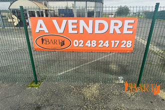 Ma-Cabane - Vente Local commercial Saint-Germain-du-Puy, 1000 m²