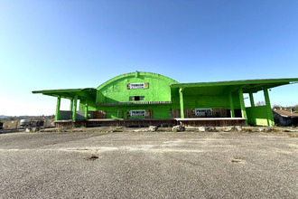 Ma-Cabane - Vente Local commercial Saint-Laurent-d'Arce, 2200 m²