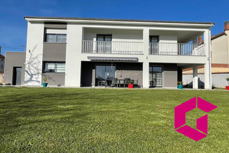 Ma-Cabane - Vente Maison Ambert, 260 m²