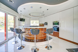 Ma-Cabane - Vente Maison AUFFREVILLE-BRASSEUIL, 367 m²