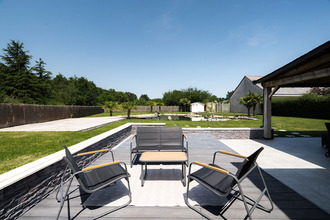 Ma-Cabane - Vente Maison BECON-LES-GRANITS, 211 m²