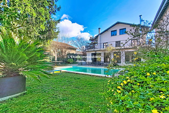 Ma-Cabane - Vente Maison CALUIRE-ET-CUIRE, 240 m²