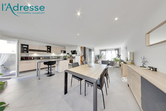 Ma-Cabane - Vente Maison CHAMPS-SUR-MARNE, 102 m²