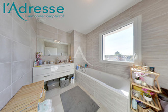 Ma-Cabane - Vente Maison CHAMPS-SUR-MARNE, 102 m²