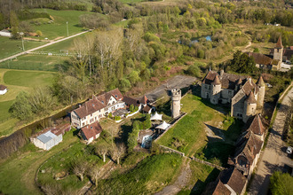Ma-Cabane - Vente Maison CHATEAU-CHALON, 800 m²