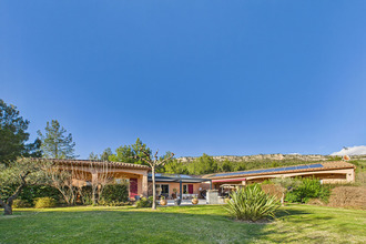 Ma-Cabane - Vente Maison CHATEAUNEUF-LE-ROUGE, 195 m²