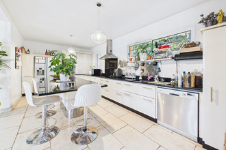 Ma-Cabane - Vente Maison CHATEAUNEUF-LE-ROUGE, 210 m²