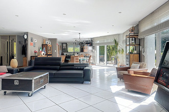 Ma-Cabane - Vente Maison CHENIERES, 191 m²