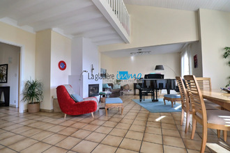 Ma-Cabane - Vente Maison Clermont-Ferrand, 240 m²