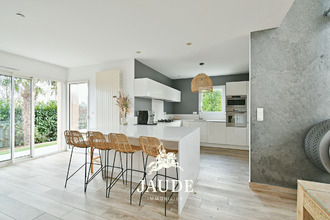 Ma-Cabane - Vente Maison Cournon-d'Auvergne, 236 m²