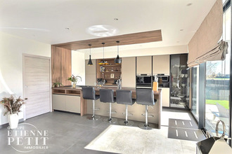 Ma-Cabane - Vente Maison CRESPIERES, 208 m²