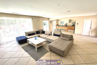 Ma-Cabane - Vente Maison Cuers, 183 m²