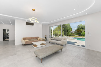 Ma-Cabane - Vente Maison DIVONNE-LES-BAINS, 257 m²