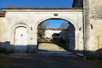Ma-Cabane - Vente Maison DOUZAT, 263 m²
