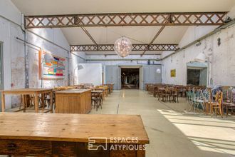 Ma-Cabane - Vente Maison ENTRAIGUES-SUR-LA-SORGUE, 1166 m²