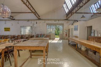 Ma-Cabane - Vente Maison ENTRAIGUES-SUR-LA-SORGUE, 1166 m²