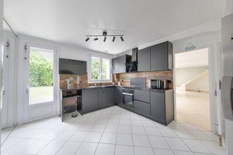Ma-Cabane - Vente Maison FEROLLES-ATTILLY, 211 m²