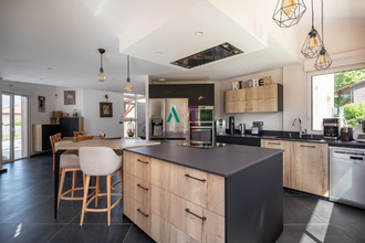 Ma-Cabane - Vente Maison Herbeys, 182 m²