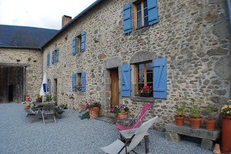 Ma-Cabane - Vente Maison Jarnages, 194 m²