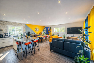 Ma-Cabane - Vente Maison LA CHAPELLE-DE-LA-TOUR, 190 m²