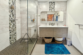 Ma-Cabane - Vente Maison LA LONDE, 238 m²