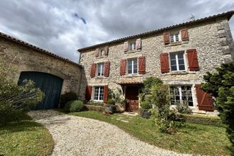 Ma-Cabane - Vente Maison La Rochefoucauld-en-Angoumois, 228 m²