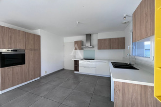 Ma-Cabane - Vente Maison LAVAL, 136 m²