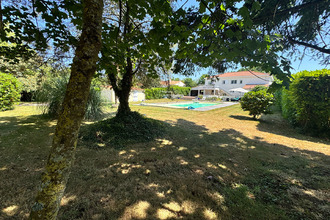 Ma-Cabane - Vente Maison LE POIRE-SUR-VIE, 209 m²