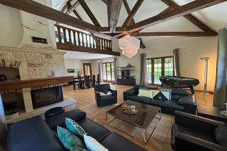 Ma-Cabane - Vente Maison LES MESNULS, 500 m²