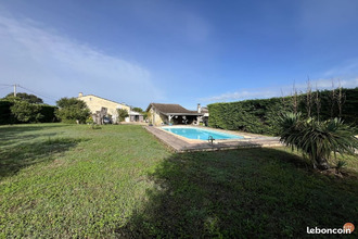 Ma-Cabane - Vente Maison Lussac, 200 m²
