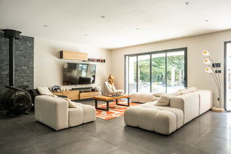 Ma-Cabane - Vente Maison MEOUNES-LES-MONTRIEUX, 250 m²