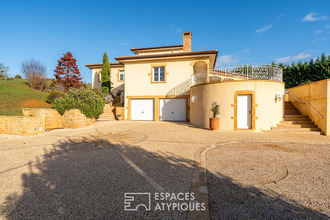 Ma-Cabane - Vente Maison POUILLY-LE-MONIAL, 240 m²