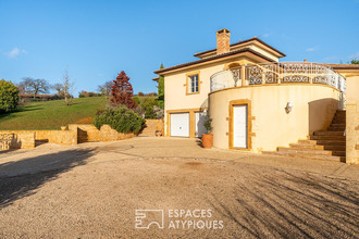 Ma-Cabane - Vente Maison POUILLY-LE-MONIAL, 240 m²