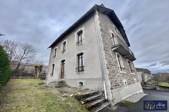Ma-Cabane - Vente Maison Riom-ès-Montagnes, 190 m²