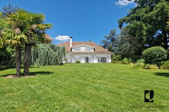 Ma-Cabane - Vente Maison RIORGES, 340 m²