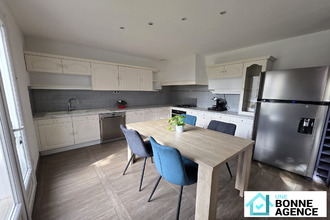 Ma-Cabane - Vente Maison Saint-Antoine-du-Rocher, 158 m²