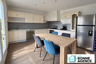 Ma-Cabane - Vente Maison Saint-Antoine-du-Rocher, 158 m²