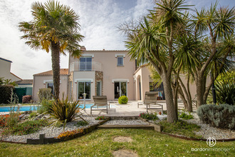 Ma-Cabane - Vente Maison SAINT-GILLES-CROIX-DE-VIE, 198 m²
