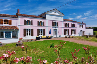 Ma-Cabane - Vente Maison SAINT-JEAN-D'ANGELY, 320 m²