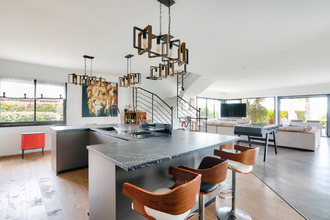 Ma-Cabane - Vente Maison Saint-Laurent-du-Var, 264 m²