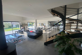 Ma-Cabane - Vente Maison SAINT-LEGER-SUR-ROANNE, 200 m²