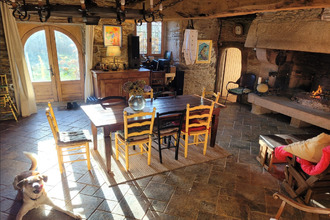 Ma-Cabane - Vente Maison Saint-Martin-des-Prés, 195 m²