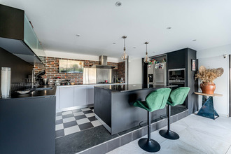 Ma-Cabane - Vente Maison SAINT-QUENTIN-FALLAVIER, 241 m²