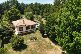 Ma-Cabane - Vente Maison SAINT-SEURIN-DE-PRATS, 300 m²