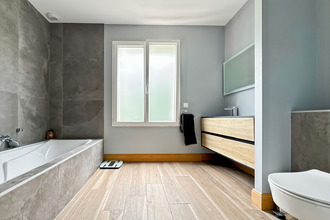 Ma-Cabane - Vente Maison SAINT-SULPICE-ET-CAMEYRAC, 295 m²