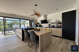 Ma-Cabane - Vente Maison Sainte-Colombe-de-la-Commanderie, 155 m²