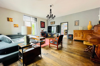 Ma-Cabane - Vente Maison SOMMIERES-DU-CLAIN, 226 m²